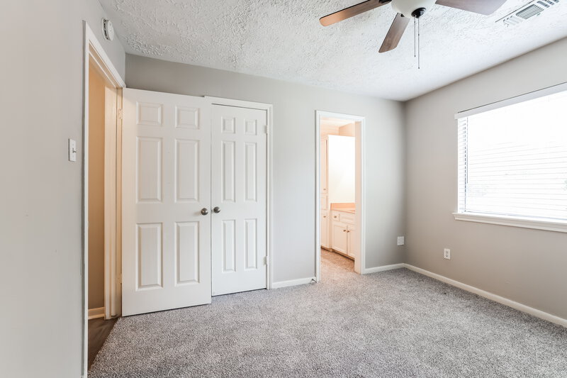 1,940/Mo, 9811 Churchill Way Dr Houston, TX 77065 Main Bedroom View 2