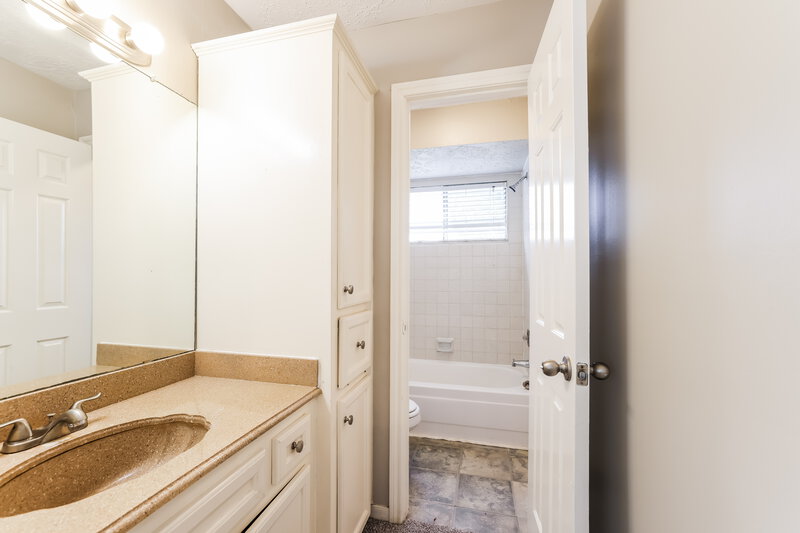 1,940/Mo, 9811 Churchill Way Dr Houston, TX 77065 Bathroom View 3