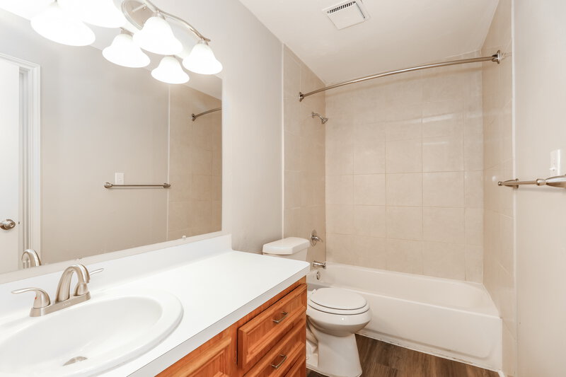 2,125/Mo, 25226 Tuckahoe Ln Spring, TX 77373 Main Bathroom View