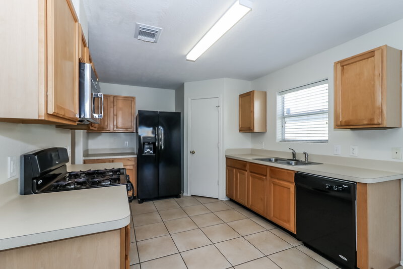 2,195/Mo, 3826 Rowlock Vine Dr Houston, TX 77084 Kitchen View