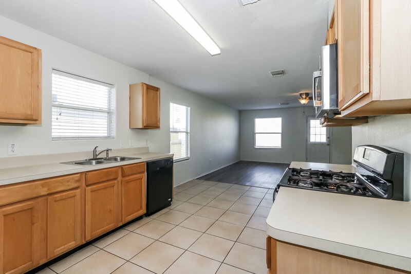 2,195/Mo, 3826 Rowlock Vine Dr Houston, TX 77084 Kitchen View 2