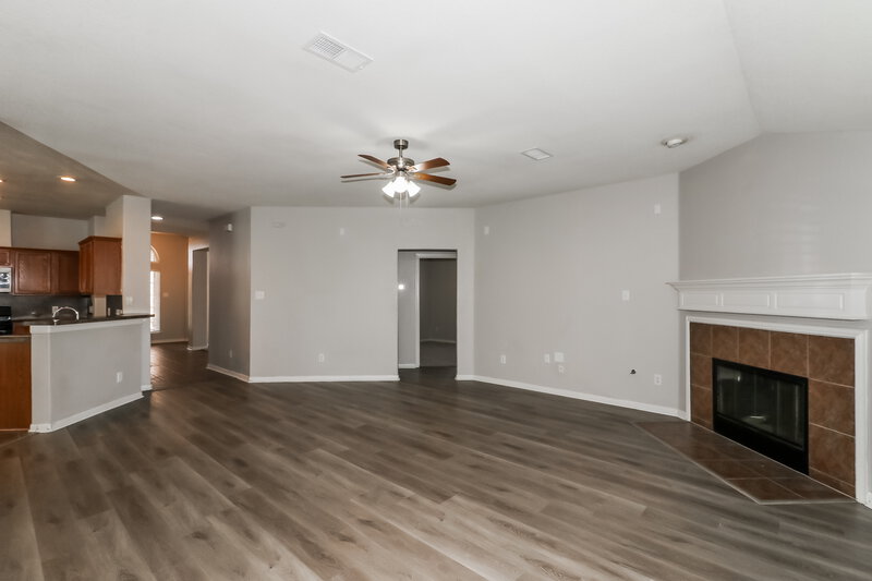 2,595/Mo, 2017 Sandy Bank Ln Pearland, TX 77581 Living Room View 2