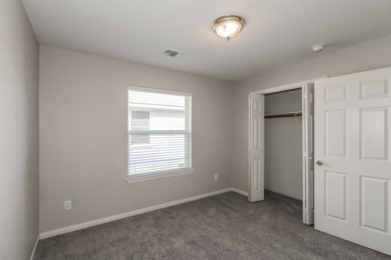 2,595/Mo, 2017 Sandy Bank Ln Pearland, TX 77581 Bedroom View 2