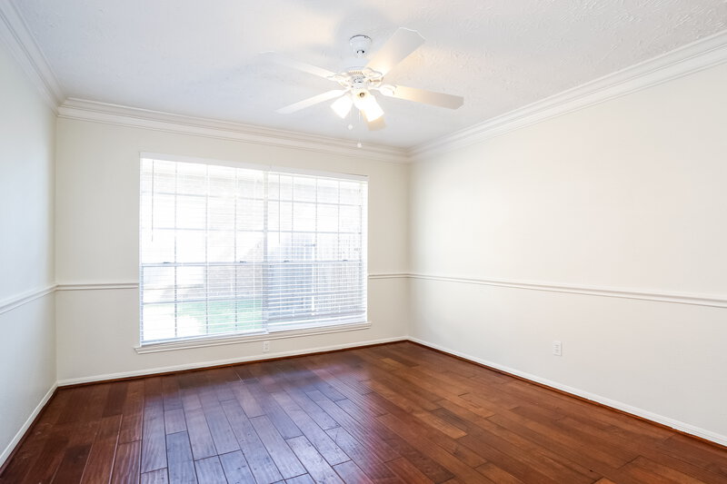 2,240/Mo, 5502 Village Springs Dr Kingwood, TX 77339 Living Room View