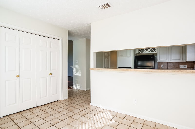 2,240/Mo, 5502 Village Springs Dr Kingwood, TX 77339 Dining Room View