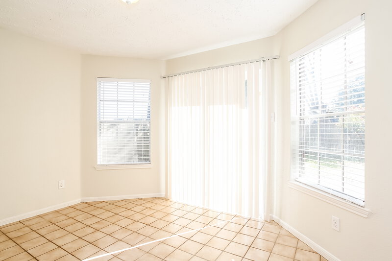 2,240/Mo, 5502 Village Springs Dr Kingwood, TX 77339 Breakfast Nook View