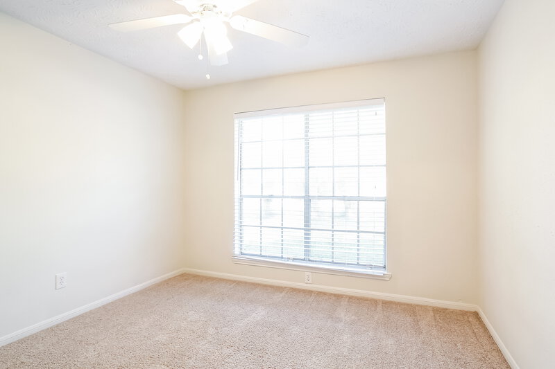 2,240/Mo, 5502 Village Springs Dr Kingwood, TX 77339 Bedroom View 3