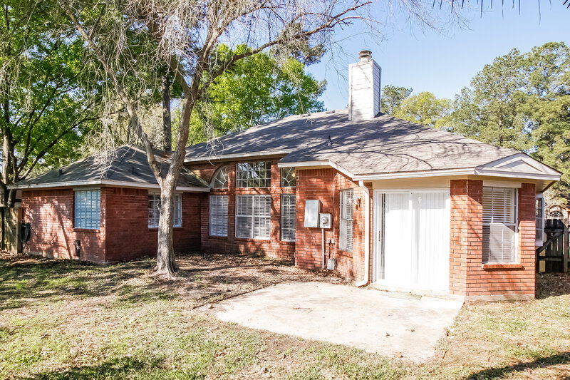 2,240/Mo, 5502 Village Springs Dr Kingwood, TX 77339 Rear View