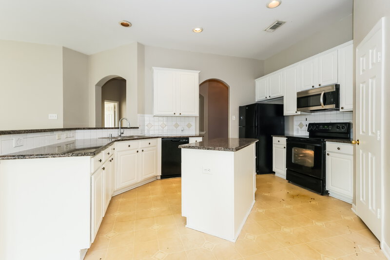 2,065/Mo, 12534 Blinnwood Ln Houston, TX 77070 Kitchen View 2