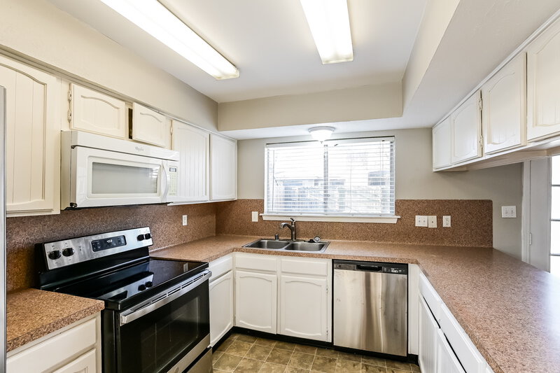 1,490/Mo, 2703 Wood River Dr Spring, TX 77373 Kitchen View