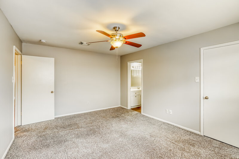 2,270/Mo, 15515 Banff St Houston, TX 77062 Main Bedroom View 2