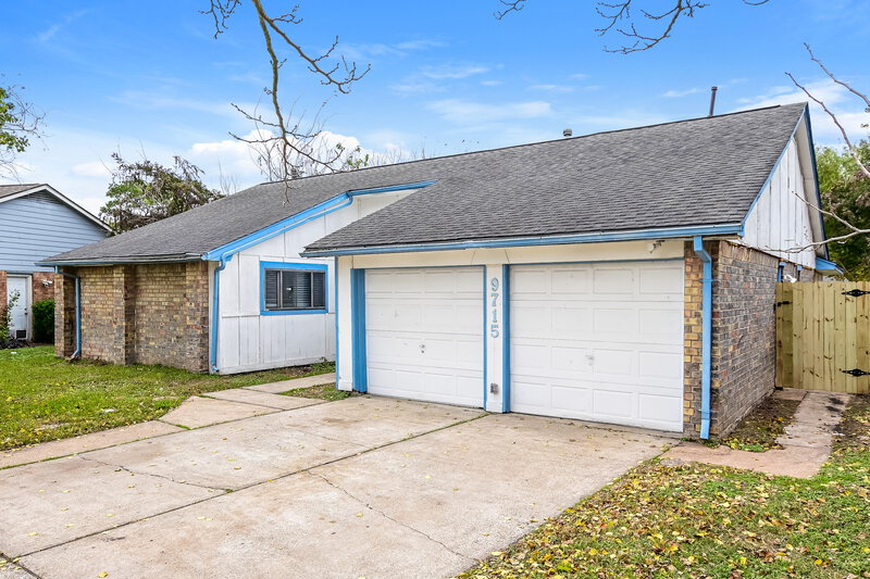 1,995/Mo, 9715 Dover Hill Rd La Porte, TX 77571 Front View