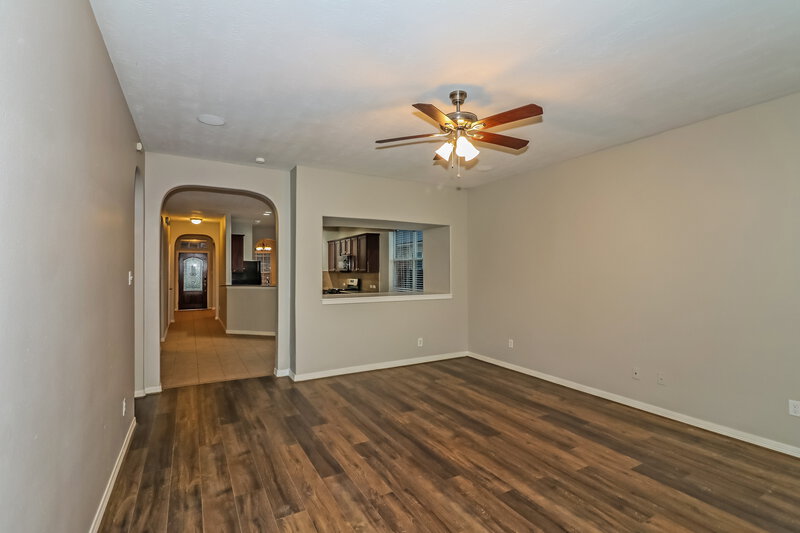 2,040/Mo, 6162 Newcastle Ln League City, TX 77573 Living Room View 2