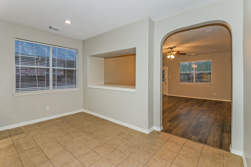 2,040/Mo, 6162 Newcastle Ln League City, TX 77573 Dining Room View 2