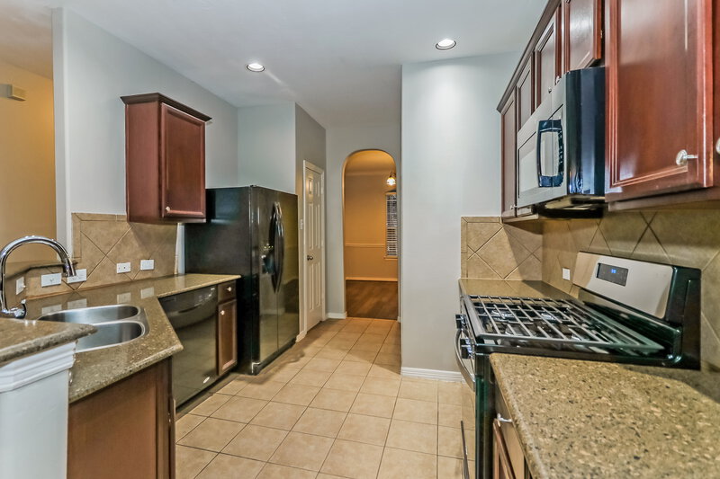 2,040/Mo, 6162 Newcastle Ln League City, TX 77573 Kitchen View