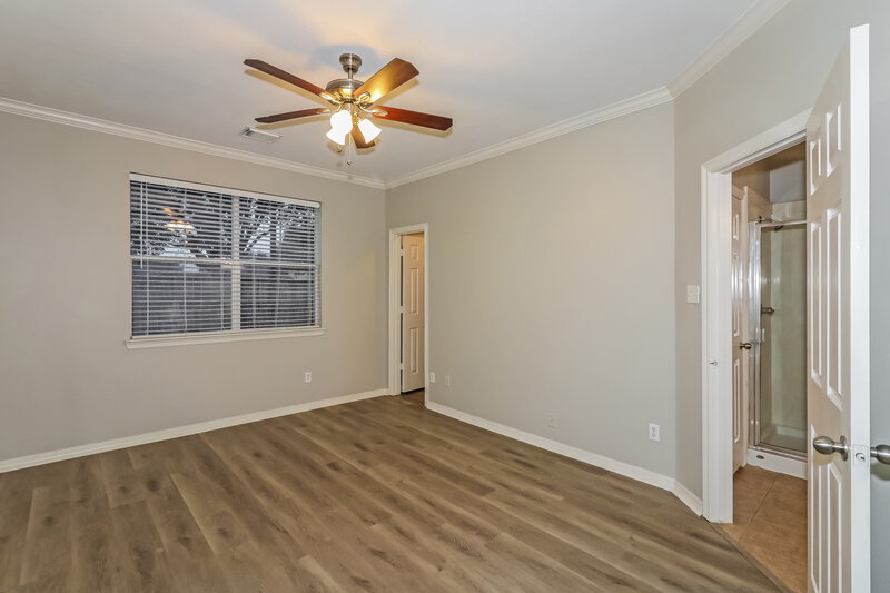 2,040/Mo, 6162 Newcastle Ln League City, TX 77573 Main Bedroom View