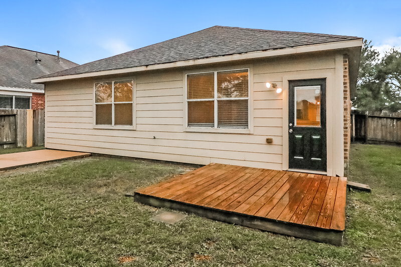 2,040/Mo, 6162 Newcastle Ln League City, TX 77573 Rear View
