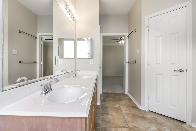 0/Mo, 24534 Sawgrass Meadow Ln Katy, TX 77494 Main Bathroom View 2