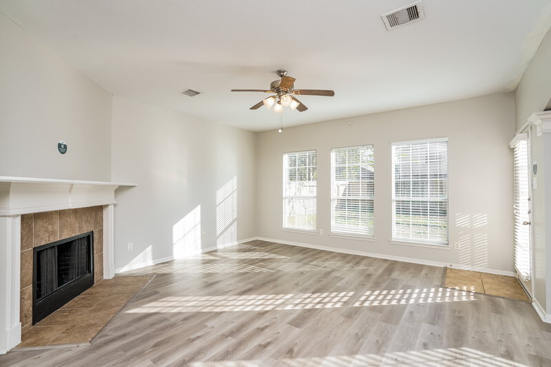 2,030/Mo, 17139 Deaton Mill Dr Houston, TX 77095 Living Room View 2