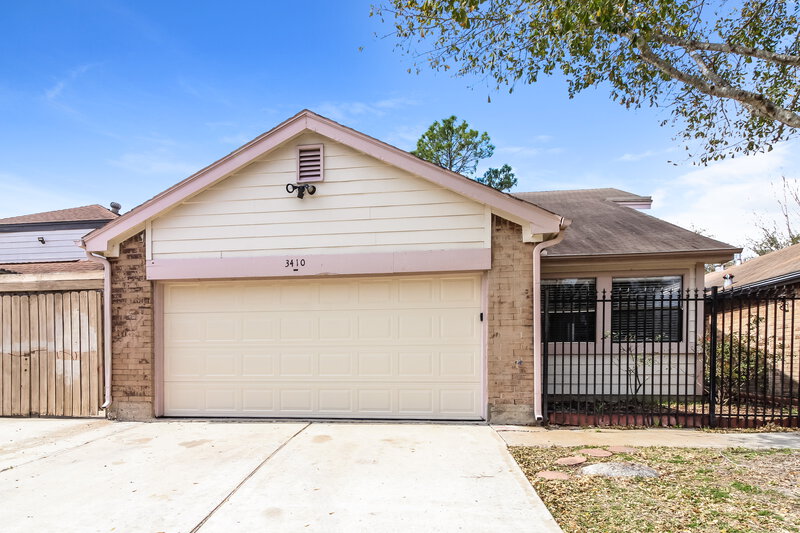 2,205/Mo, 3410 Truckee Dr Houston, TX 77082 External View