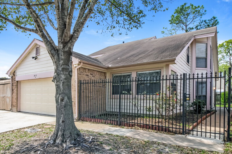 2,205/Mo, 3410 Truckee Dr Houston, TX 77082 Front View