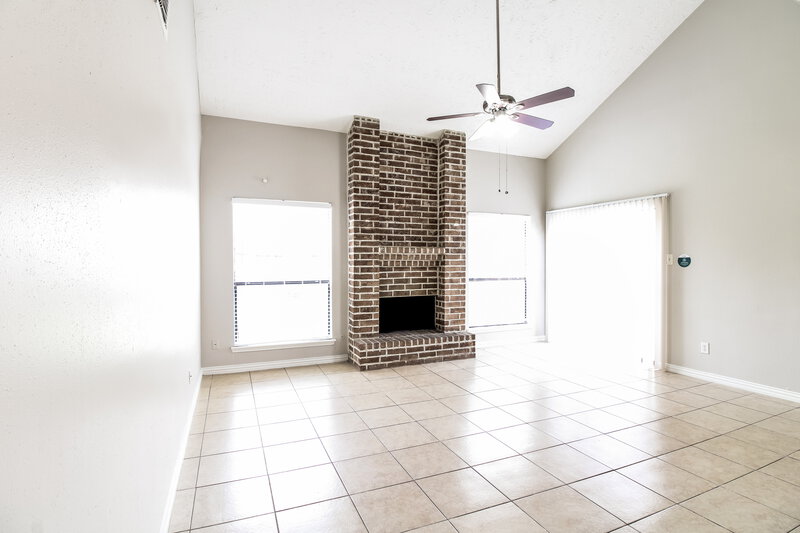 2,205/Mo, 3410 Truckee Dr Houston, TX 77082 Living Room View
