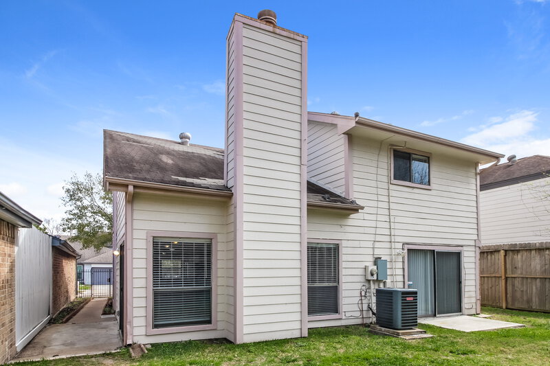 2,205/Mo, 3410 Truckee Dr Houston, TX 77082 Rear View