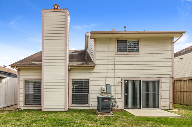 2,205/Mo, 3410 Truckee Dr Houston, TX 77082 Rear View 2