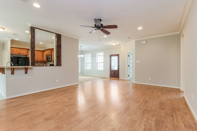 2,290/Mo, 16109 McQueen Rd Conroe, TX 77302 Living Room View 2