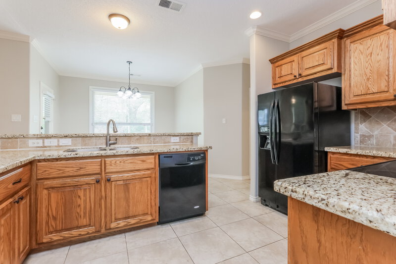 2,290/Mo, 16109 McQueen Rd Conroe, TX 77302 Kitchen View