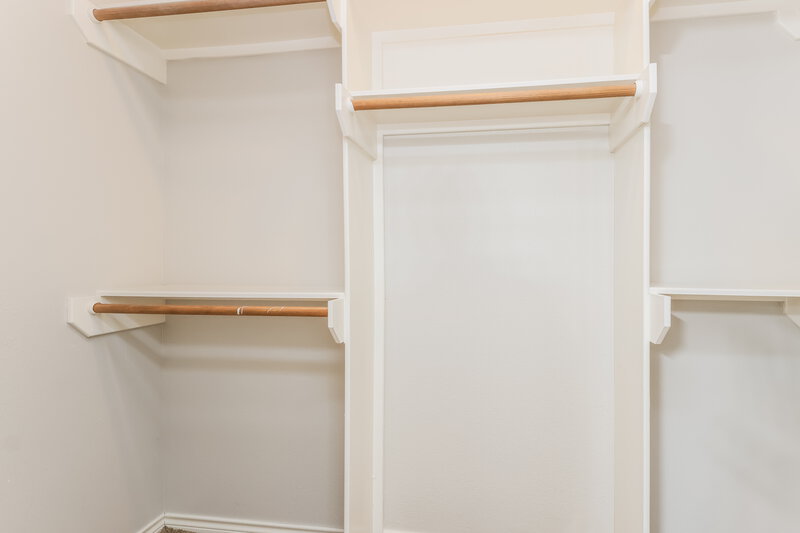 2,290/Mo, 16109 McQueen Rd Conroe, TX 77302 Walk In Closet View