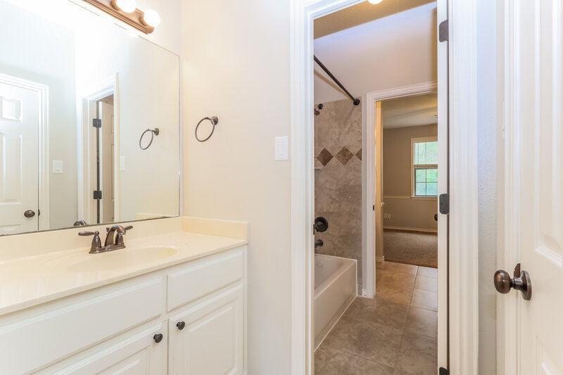 2,290/Mo, 16109 McQueen Rd Conroe, TX 77302 Bathroom View