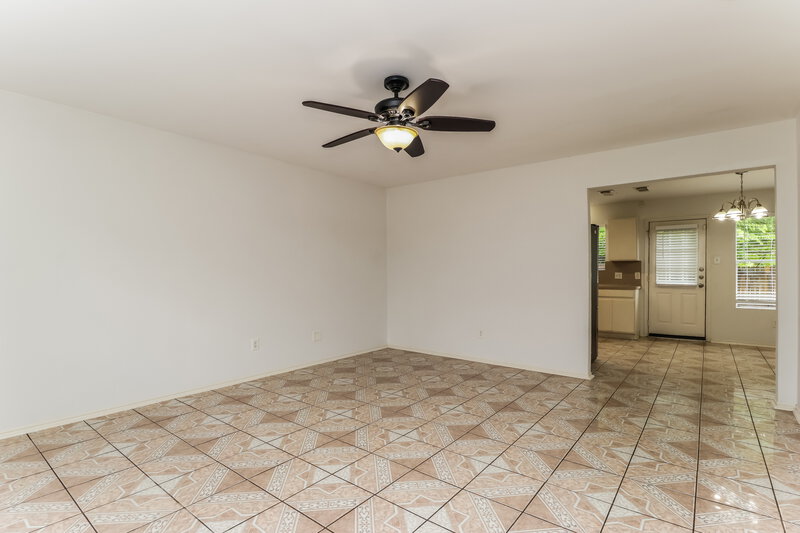 1,895/Mo, 2106 Falling Oaks Rd Houston, TX 77038 Living Room View