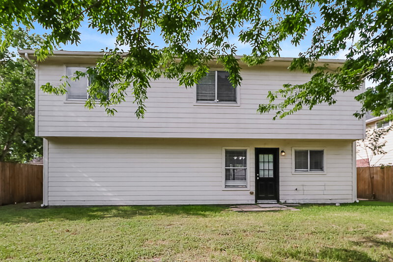 1,895/Mo, 2106 Falling Oaks Rd Houston, TX 77038 Rear View