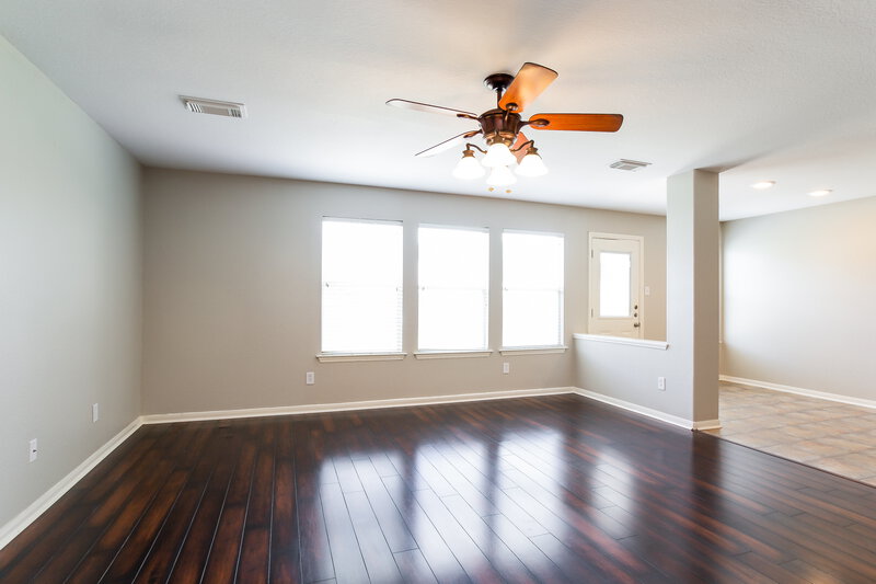 0/Mo, 9211 Filaree Ridge Ln Houston, TX 77089 Living Room View