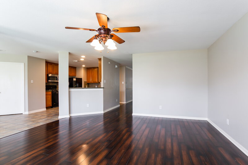 0/Mo, 9211 Filaree Ridge Ln Houston, TX 77089 Living Room View 3