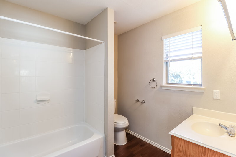 2,045/Mo, 29626 Evergreen Hills Dr Spring, TX 77386 Bathroom View
