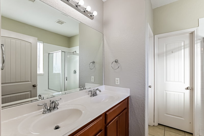 2,100/Mo, 14711 Hawksmoor Ct Cypress, TX 77429 Main Bathroom View