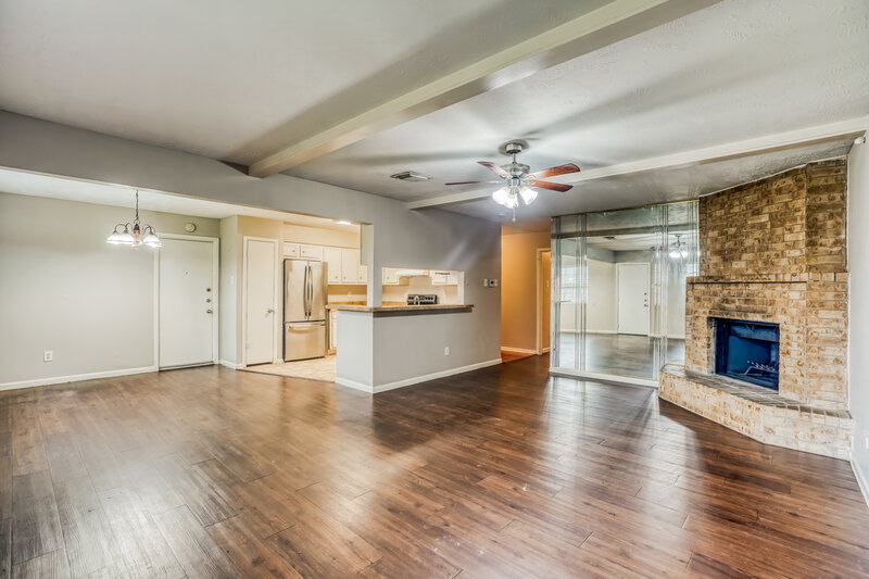 1,555/Mo, 2707 Skelton Dr Houston, TX 77067 Living Room View