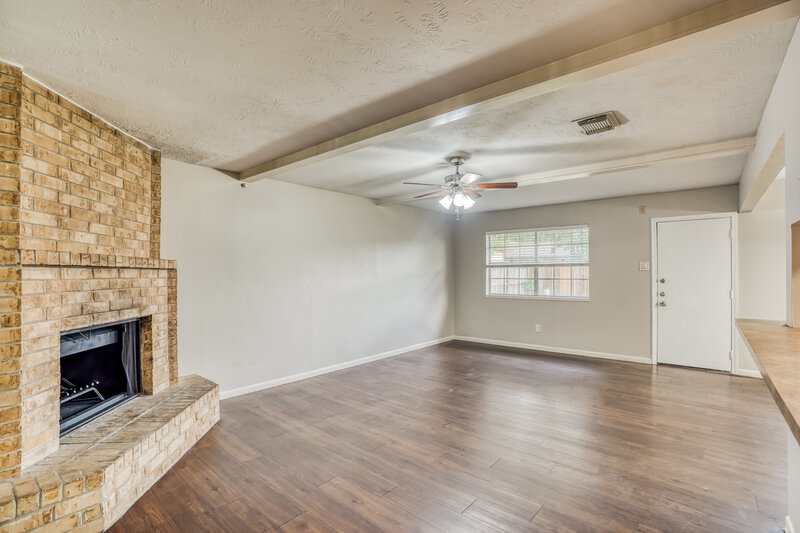 1,555/Mo, 2707 Skelton Dr Houston, TX 77067 Living Room View 3