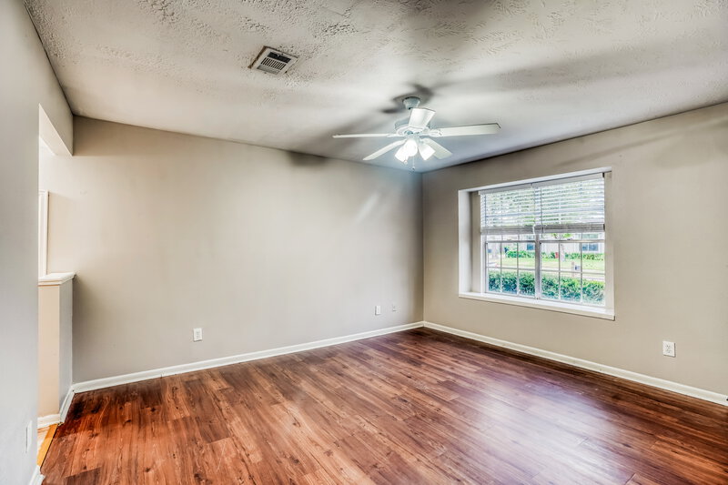 1,555/Mo, 2707 Skelton Dr Houston, TX 77067 Main Bedroom View