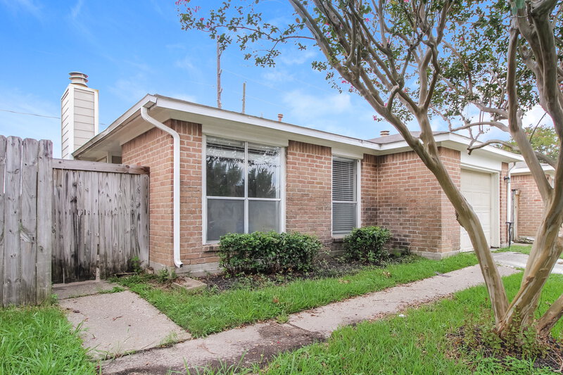 1,610/Mo, 7851 Gatehouse Dr Houston, TX 77040 Front View
