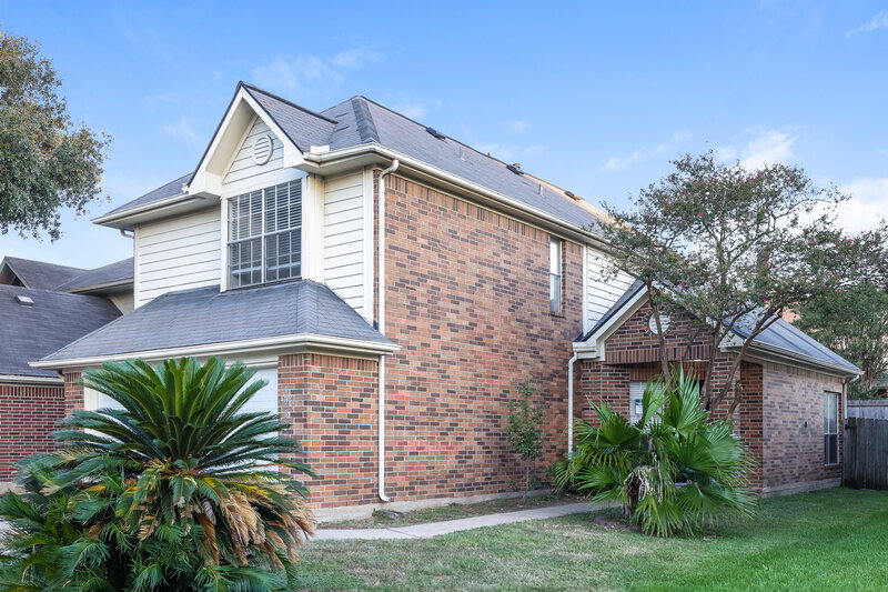 1,835/Mo, 10326 Timberloch Dr Houston, TX 77070 Front View