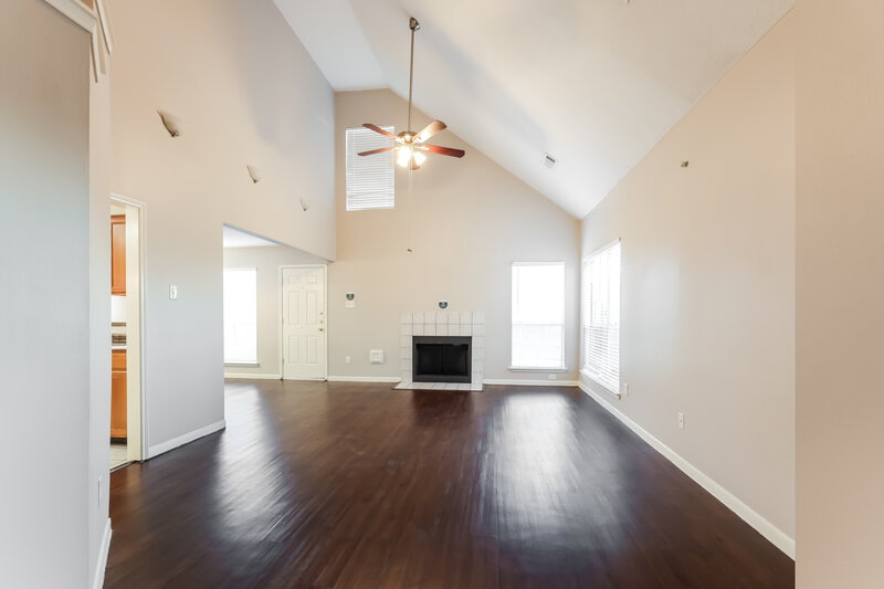 1,835/Mo, 10326 Timberloch Dr Houston, TX 77070 Living Room View