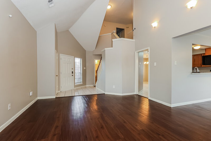 1,965/Mo, 10326 Timberloch Dr Houston, TX 77070 Living Room View 2