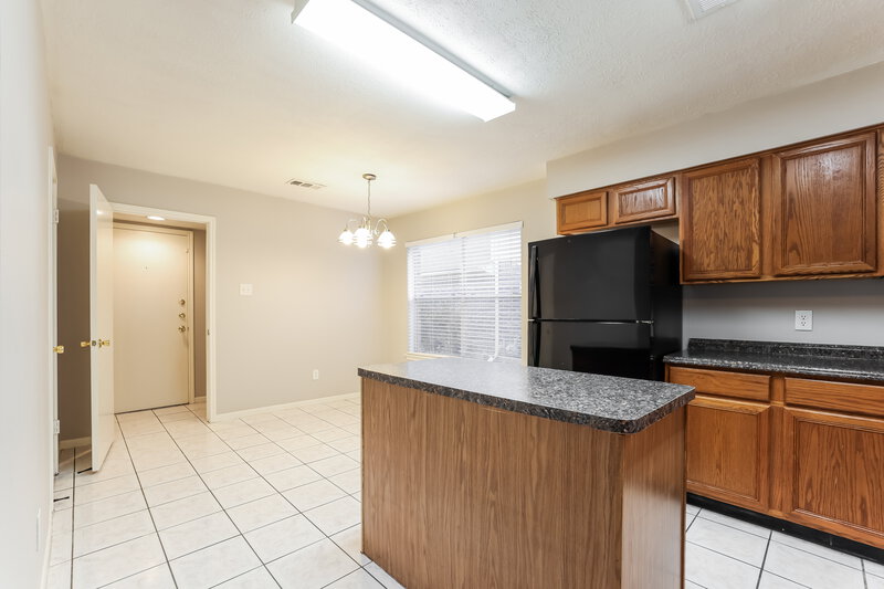 1,835/Mo, 10326 Timberloch Dr Houston, TX 77070 Kitchen View