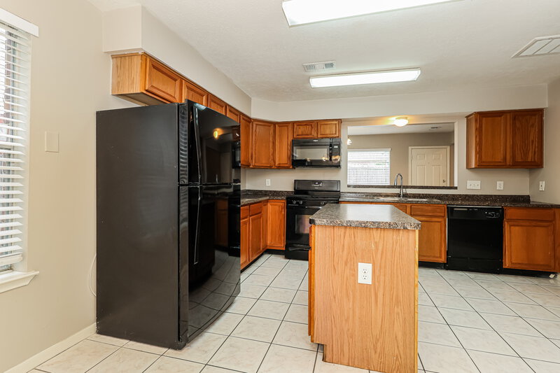 1,965/Mo, 10326 Timberloch Dr Houston, TX 77070 Kitchen View 2