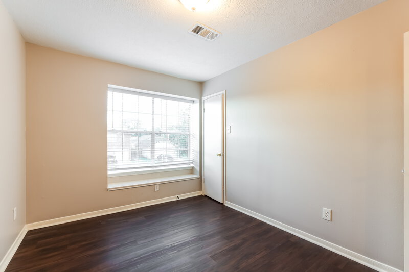1,835/Mo, 10326 Timberloch Dr Houston, TX 77070 Bedroom View