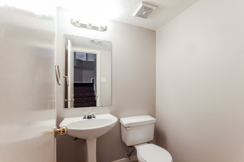 1,835/Mo, 10326 Timberloch Dr Houston, TX 77070 Bathroom View