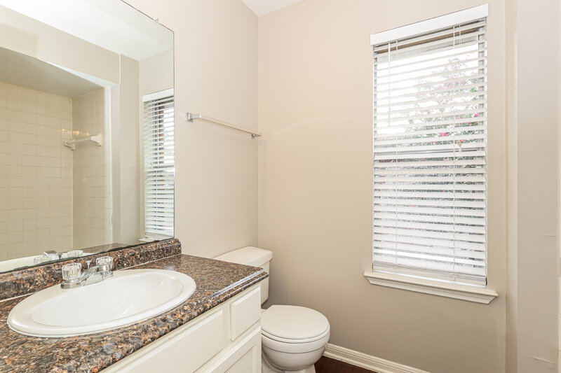1,965/Mo, 10326 Timberloch Dr Houston, TX 77070 Bathroom View